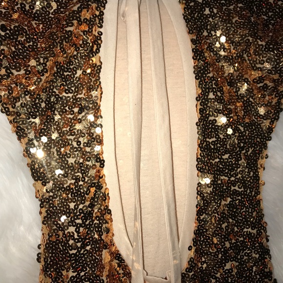 Gold dress. - Picture 6 of 8